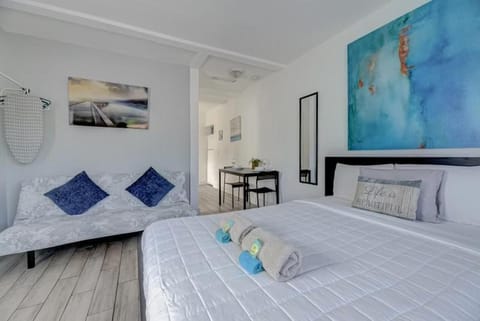 Adorable private apartments in the Heart of Miami! Condo in Coral Gables