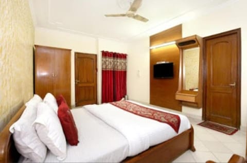 Hotel Paradise Chandigarh Hotel in Chandigarh