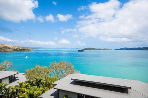 Shorelines 31 Renovated Upmarket Two Bedroom Apartment With Ocean Views And Buggy Condo in Whitsundays