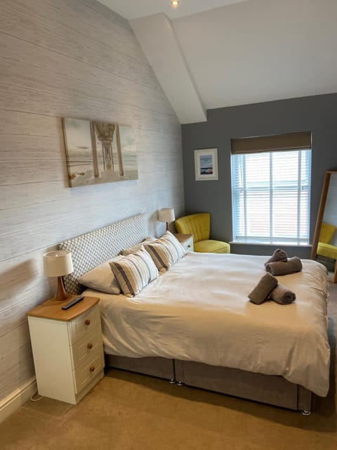 Stylish Tenby Apartment, Great Location, Parking Apartment in Wales