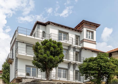 Property building, Day