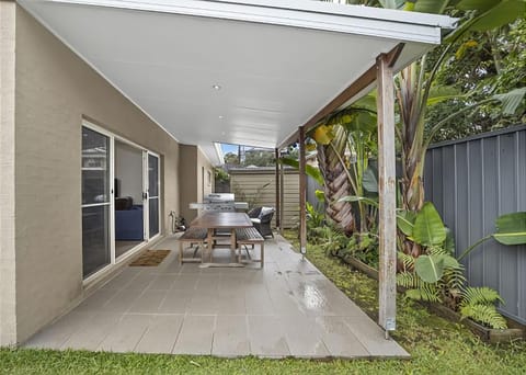Sawtell Swells Maison in Middle Arm