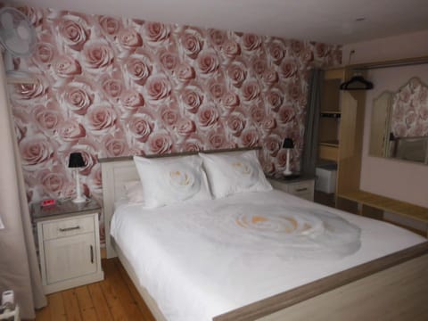 Bed, Bedroom, Text overlay