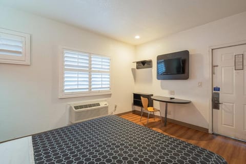 Coastal Valley Inn Motel in Castroville