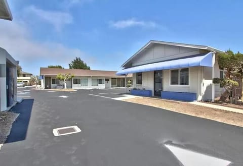 Coastal Valley Inn Motel in Castroville