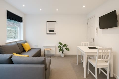 6 Person Apartment in City Centre Apartment in Cardiff