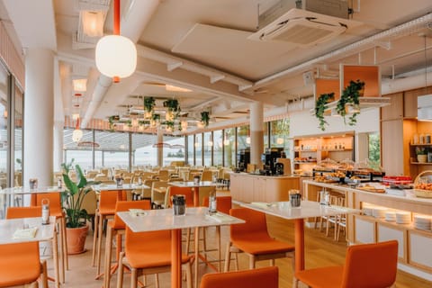 Banquet/Function facilities, Breakfast