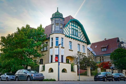 Property building, Facade/entrance, Neighbourhood