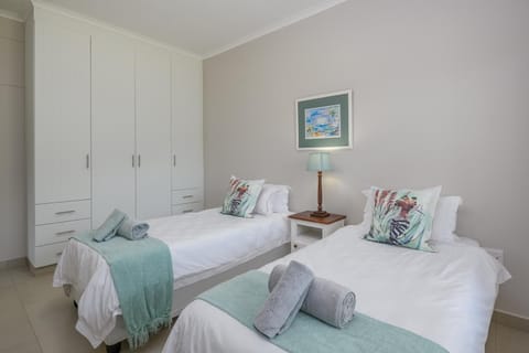San Lameer Villa 14321 - 5 Bedroom Deluxe - 10 pax - San Lameer Rental Agency Villa in KwaZulu-Natal