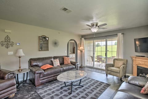 Branson Condo in Holiday Hills Resort and Golf Club! Condo in Hollister