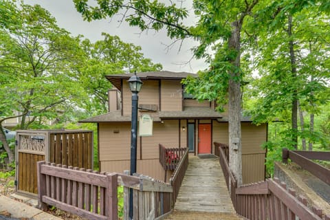 Updated Margaritaville Retreat with Lake Views! Maison in Lake of the Ozarks