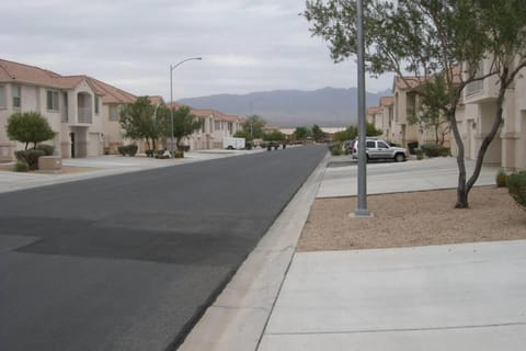 Mesquite Nevada Vacation Rental - Ground Level and double car garage Haus in Mesquite