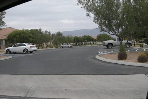 Mesquite Nevada Vacation Rental - Ground Level and double car garage Haus in Mesquite