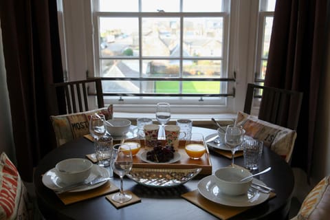 Ayr Loft Apartment with Fabulous Views Apartment in Ayr