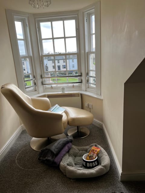 Ayr Loft Apartment with Fabulous Views Apartment in Ayr