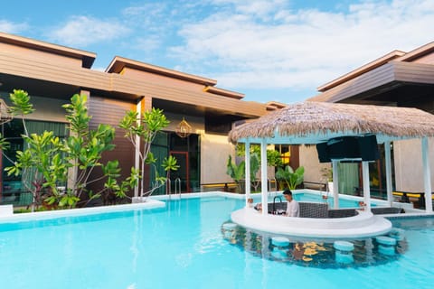 Lounge or bar, Pool view, Swimming pool, Swimming pool