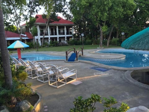 RedDoorz Plus @ Rio Grande de Laoag Resort Hotel Ilocos Norte Hotel in Cordillera Administrative Region