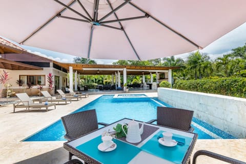 Garden, Dining area, Pool view, Swimming pool