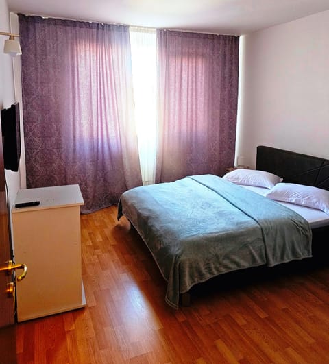 CASABLANCA Hostel in Craiova