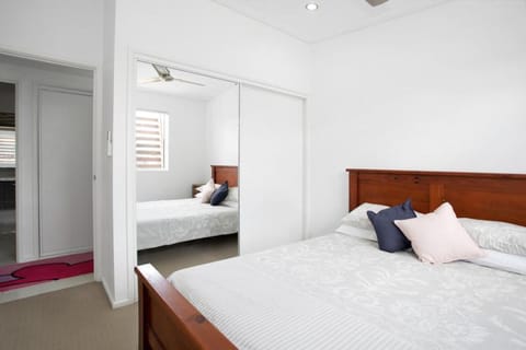 Marina Beach Holiday Home Apartment in Mackay