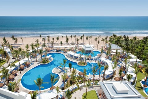 Bird's eye view, Swimming pool