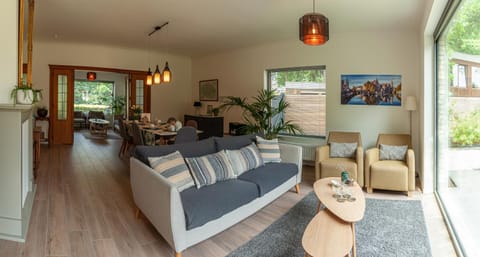 Living room, Seating area, Area and facilities