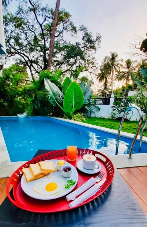 Food, Pool view, Swimming pool, Breakfast, Continental breakfast