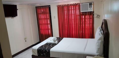 Grand Traveler Suite Inc Bed and Breakfast in Makati