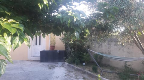 Ogooué Studio Apartment in Carpentras