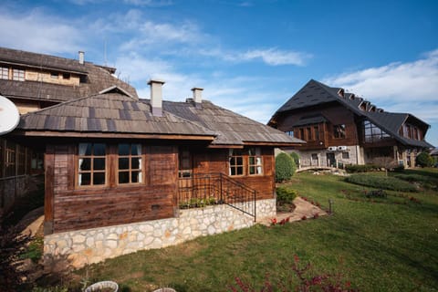 ETNO SELO VRANEŠA Zlatar Hotel in Zlatibor District, Serbia