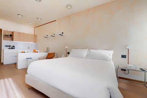 Bed, Photo of the whole room