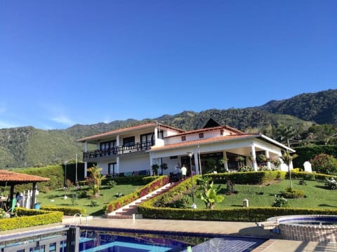 Finca Lago Calima with Excellent view Casa in Calima