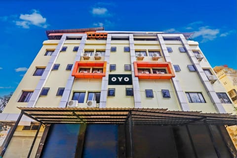 Super OYO 77115 Flagship Hotel Vaishnavi Palace Hotel in Secunderabad