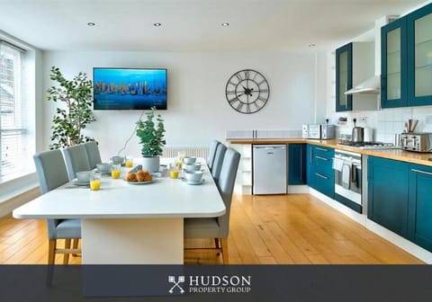 Dining area, kitchen