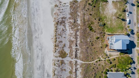 207 E Arctic - Seahorsing Around - Oceanfront - 3 Bedrooms House in Folly Beach