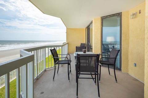 214 COV - Go Fly a Kite - Oceanfront Condo - 2 Pools House in Folly Beach