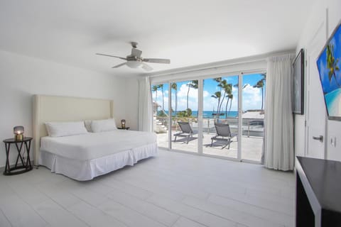 Bed, Balcony/Terrace, Bedroom, Sea view, sunbed