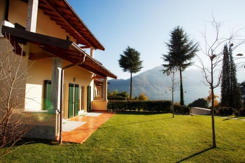 Balcony/Terrace, Lake view, Mountain view, Pool view