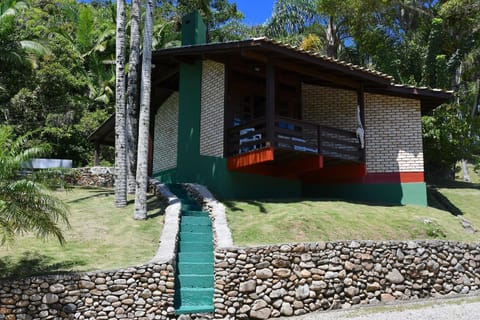 BANGALÔ CASA DAS PALMEIRAS - EXCLUSIVIDADE, CONFORTO E PRIVACIDADE. House in Porto Belo