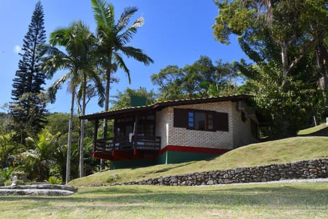 BANGALÔ CASA DAS PALMEIRAS - EXCLUSIVIDADE, CONFORTO E PRIVACIDADE. House in Porto Belo