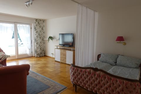 Exklusive Lage, sehr große Wohnung mit Gartenblick - FEWO Hämmerle Rot Condo in Konstanz