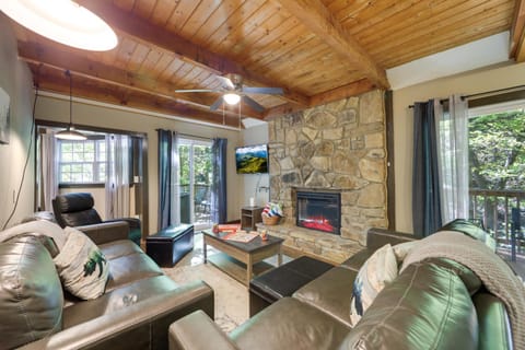 Hot Tub and Game Room Gatlinburg Golf Getaway! House in Pittman Center