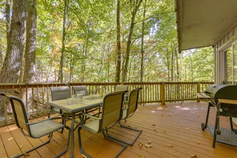 Hot Tub and Game Room Gatlinburg Golf Getaway! House in Pittman Center