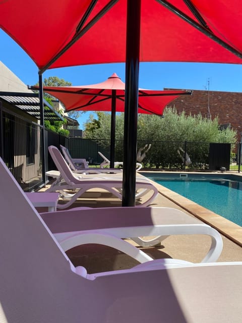 Dining area, Swimming pool