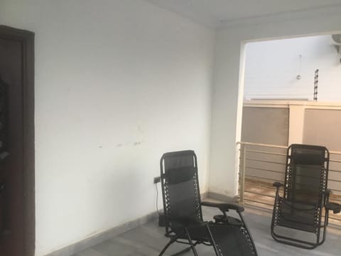 1 Bedroom Apartment in a Prime area Maison in Ghana