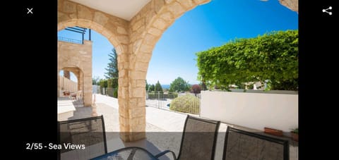 Spacious and Modern 2 bed Apartment in Peyia Condo in Peyia