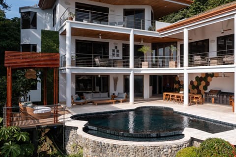 Property building, Balcony/Terrace, Swimming pool