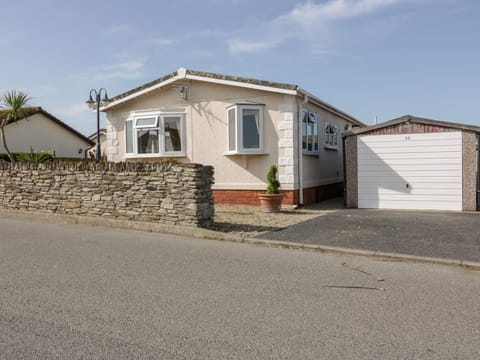 Summer Breeze House in England
