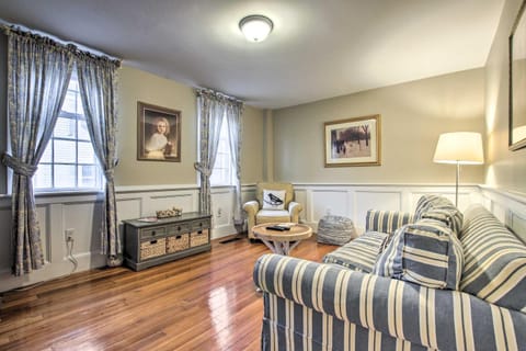 Inviting Salem Apartment Near Waterfront and Museums Condominio in Marblehead