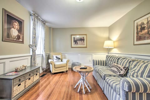 Inviting Salem Apartment Near Waterfront and Museums Condominio in Marblehead